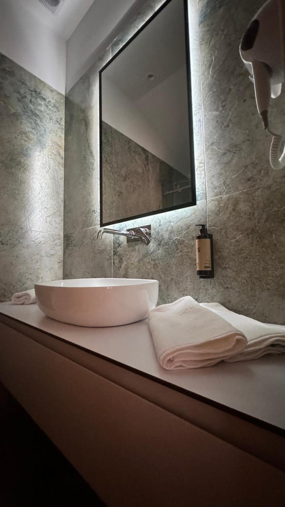 Izi Boutique Apartman Tirana Kültér fotó